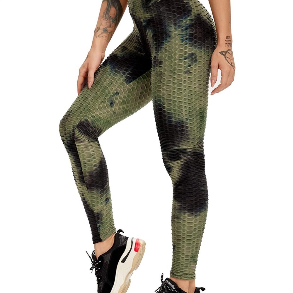 Green and Black High Waisted Butt lift legging 🤩